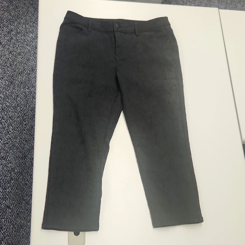 Vera Wang crop pants